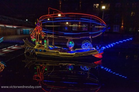 Yacht, Light, Lighting. Text: www.victorwednesday.com