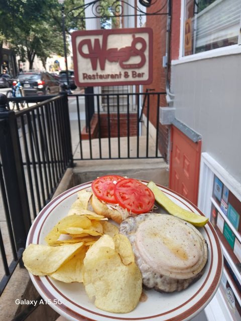 Plate, City, Bread. Text: W