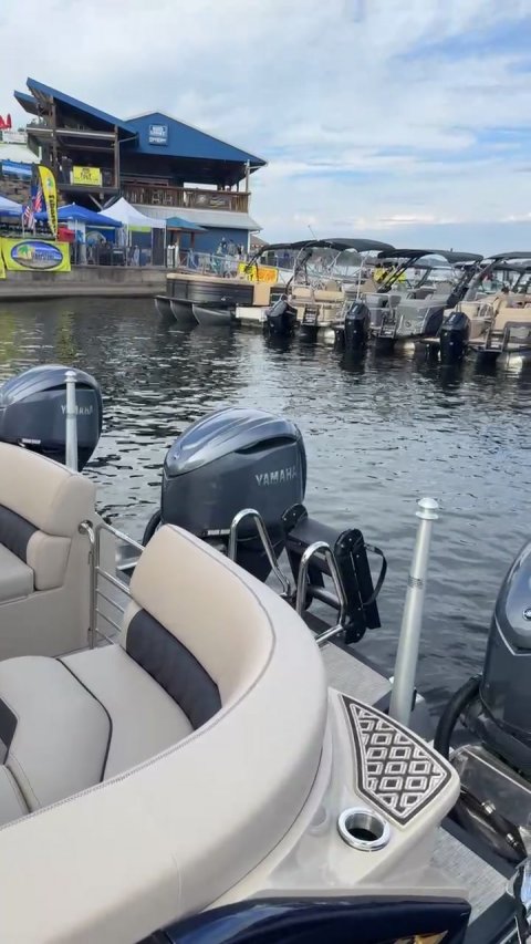 Yacht, Water, Waterfront. Text: YAMAHA