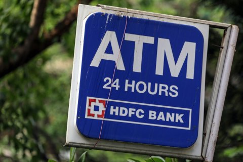 Sign, Symbol, First Aid. Text: ATM 24 HOURS HDFC BANK