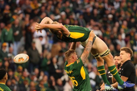 Rugby, Rugby Ball, Person. Text: ALTE