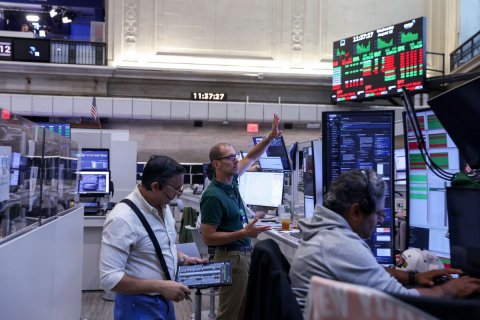 Computer Hardware, Monitor, Screen. Text: 12 11:37:27