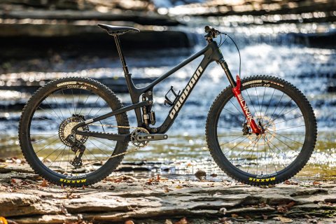 Bicycle, Mountain Bike, Vehicle. Text: MAXXIS