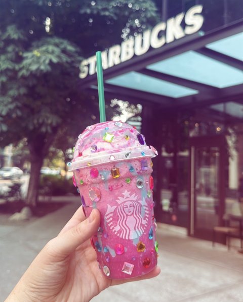 Frozen Yogurt, Baby, Person. Text: STARBUCKS
