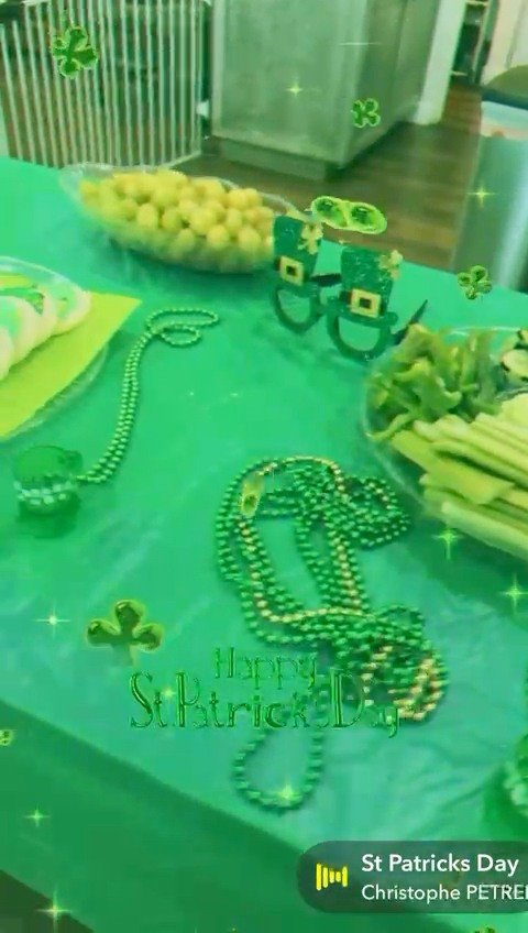 Accessories, Bead, Indoors. Text: Happy St Patricks Day