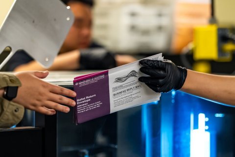 Advertisement, Poster, Glove. Text: Envelope