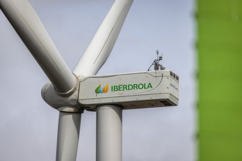 Machine, Motor, Engine. Text: IBERDROLA