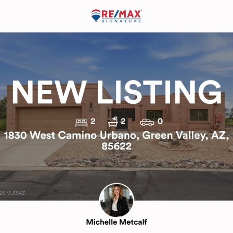 Garage, Villa, Person. Text: RE/MAX SIGNATURE NEW LISTING 2 2 1830 West Camino Urbano, Green Valley, AZ, 85622 26 MLSSAZ Michelle Metcalf