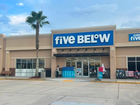 Person, Bench, Shop. Text: five BEL°W COM five
