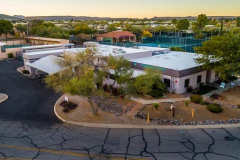 Outdoors, Aerial View, Building.
