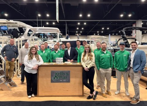 People, Person, Woman. Text: Kelly's