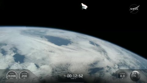 Nature, Outdoors, Outer Space. Text: 26996 200 0.0