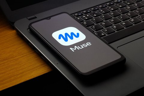 Laptop, Pc, Computer Hardware. Text: - - - - ٦ 2 Y H G N V Muse