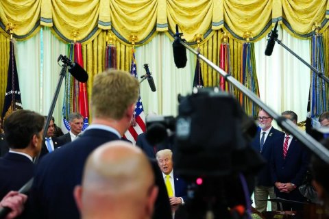 Microphone, Crowd, Press Conference.