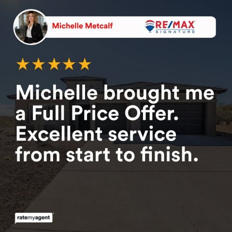 Person, Garage, Indoors. Text: Michelle Metcalf RE/MAX SIGNATURE Michelle brought me a Full Price Offer. Excellent service from start to finish. ratemyagent