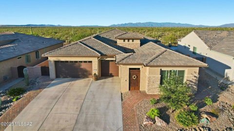 Outdoors, Housing, Aerial View. Text: ©2025 MLSSAZ