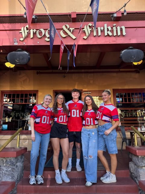 Pants, Jeans, T-Shirt. Text: frog 01 01 01 01