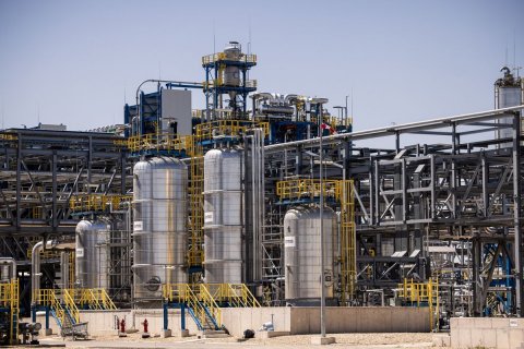 Factory, Refinery, Outdoors.