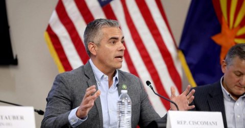 People, Person, Crowd. Text: TAUBER