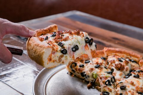 Food Presentation, Pizza, Person.