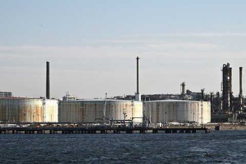 Factory, Waterfront, Refinery.