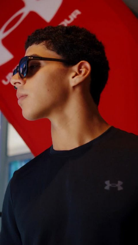 Head, Neck, Sunglasses.