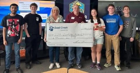 Groupshot, Pants, People.