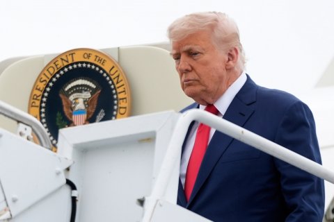 People, Tie, Crowd. Text: OF THE UNITED PRESIDENT