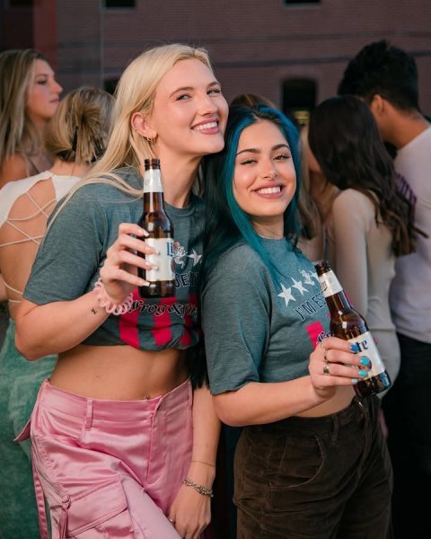 Party, Person, Woman. Text: I'M te