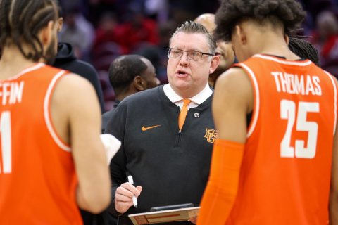 People, Glasses, Conversation. Text: FIN 25