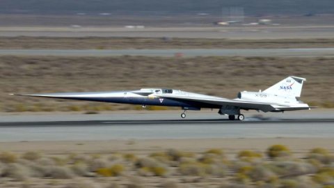 Aircraft, Airport, Airfield. Text: NASA