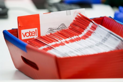 File, Text, File Folder. Text: vote!