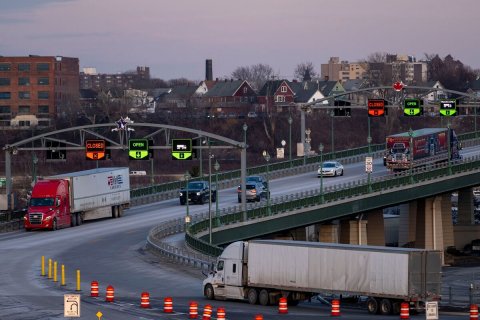 Road, Freeway, Truck.